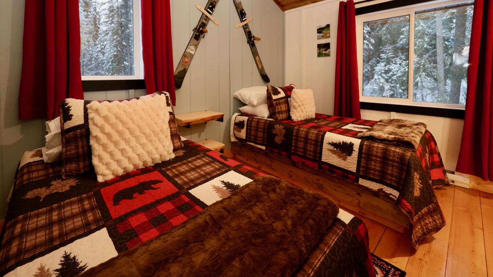 斯普鲁斯空心小屋楼上客房